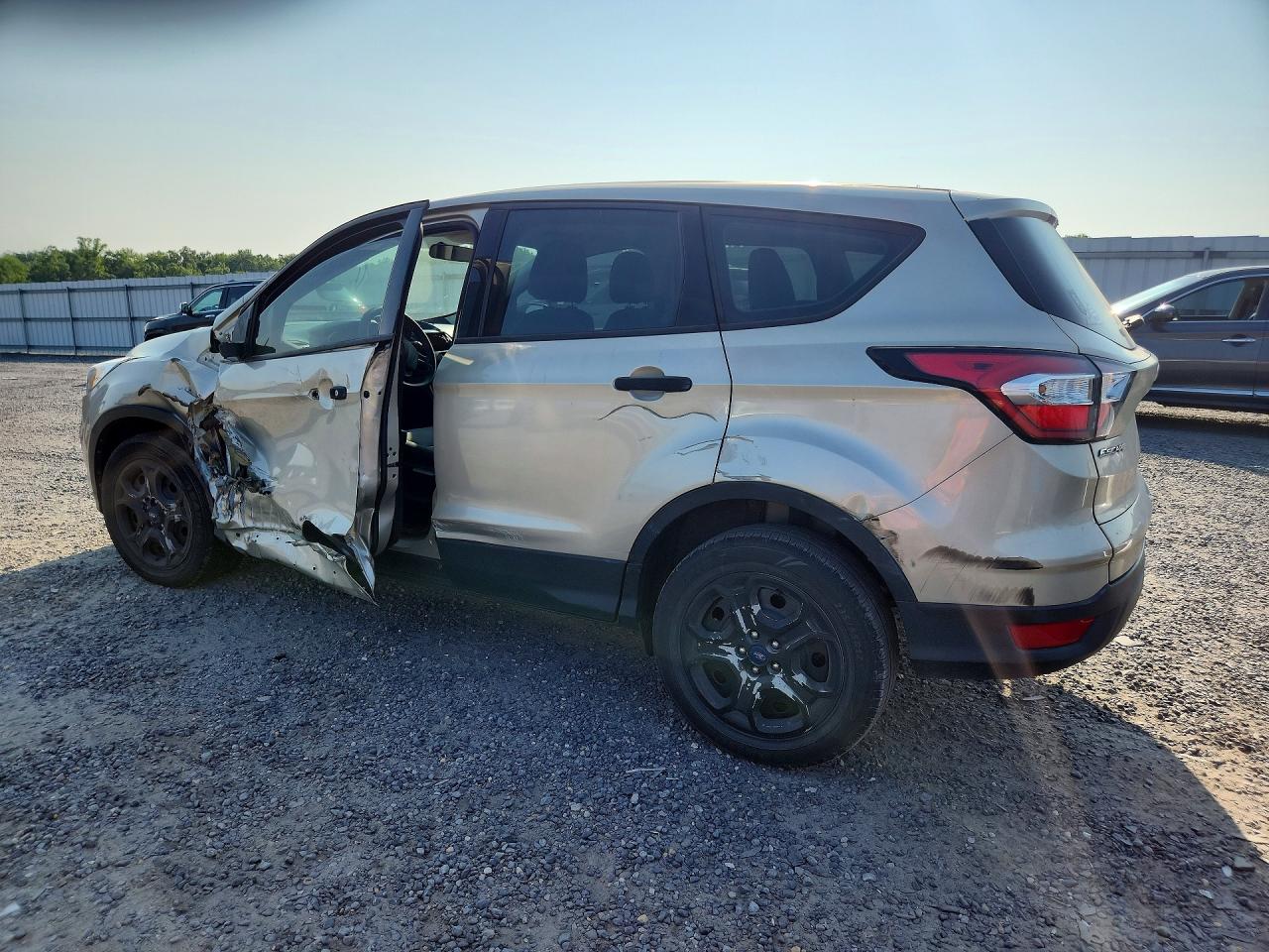 2017 FORD ESCAPE S — снимка 2