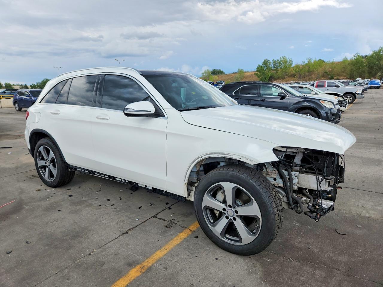 2017 MERCEDES-BENZ GLC 300 4MATIC — снимка 4