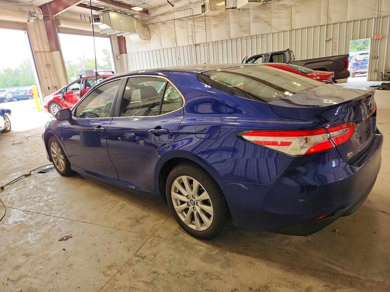 2018 TOYOTA CAMRY LE — снимка 2