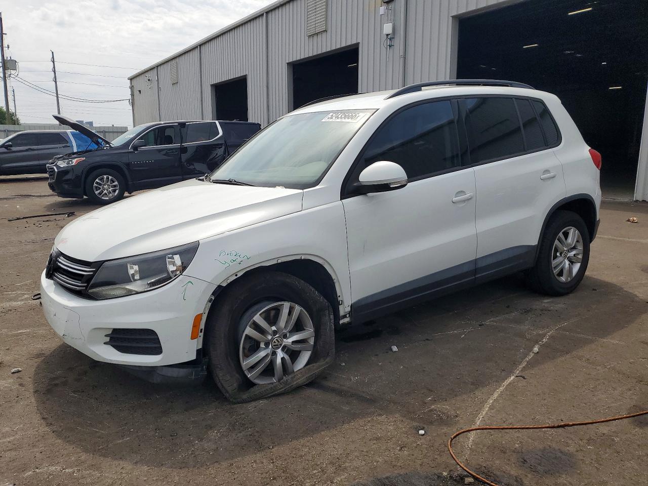 2016 VOLKSWAGEN TIGUAN S