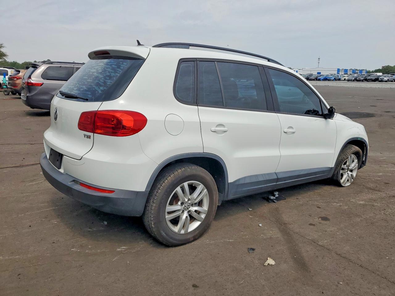 2016 VOLKSWAGEN TIGUAN S — снимка 3