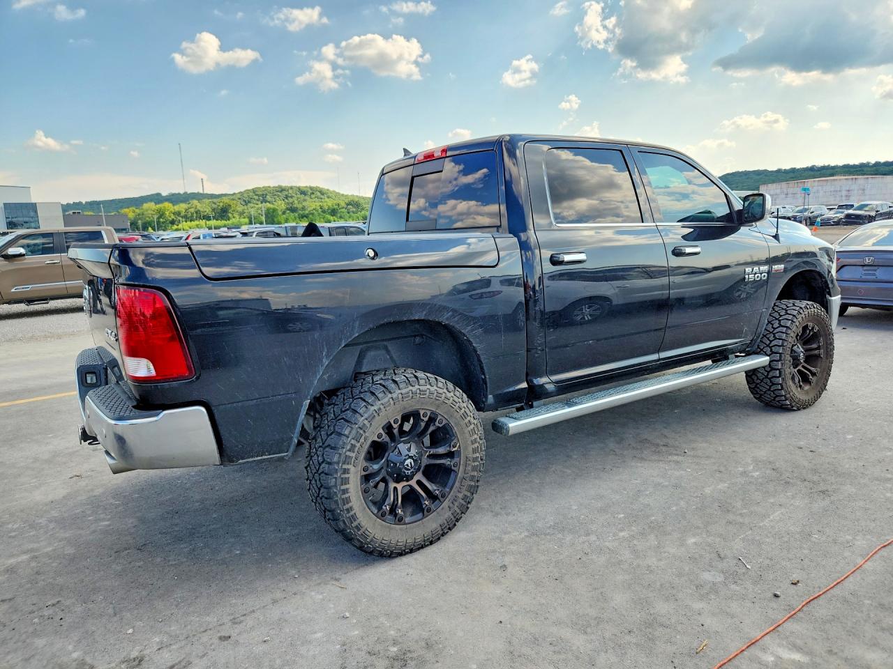 2017 RAM 1500 SLT — снимка 3