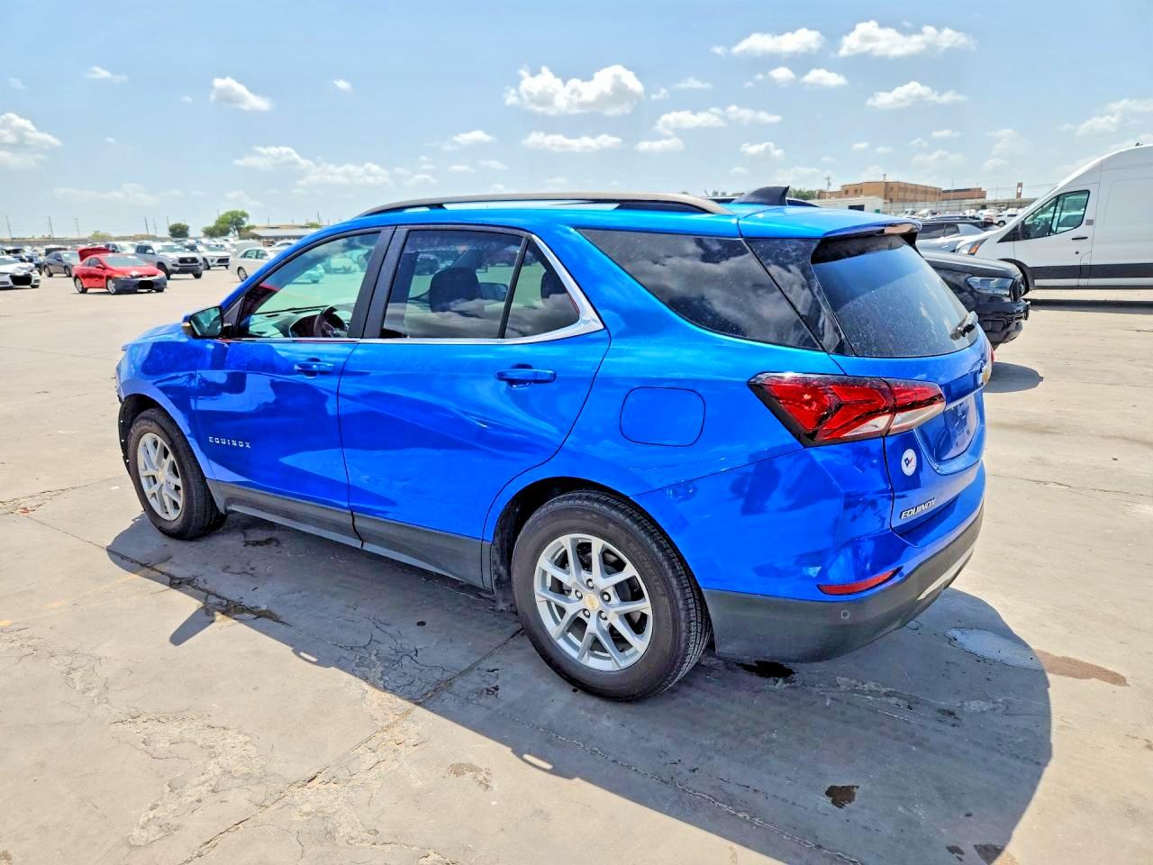 2024 CHEVROLET EQUINOX LT — снимка 2