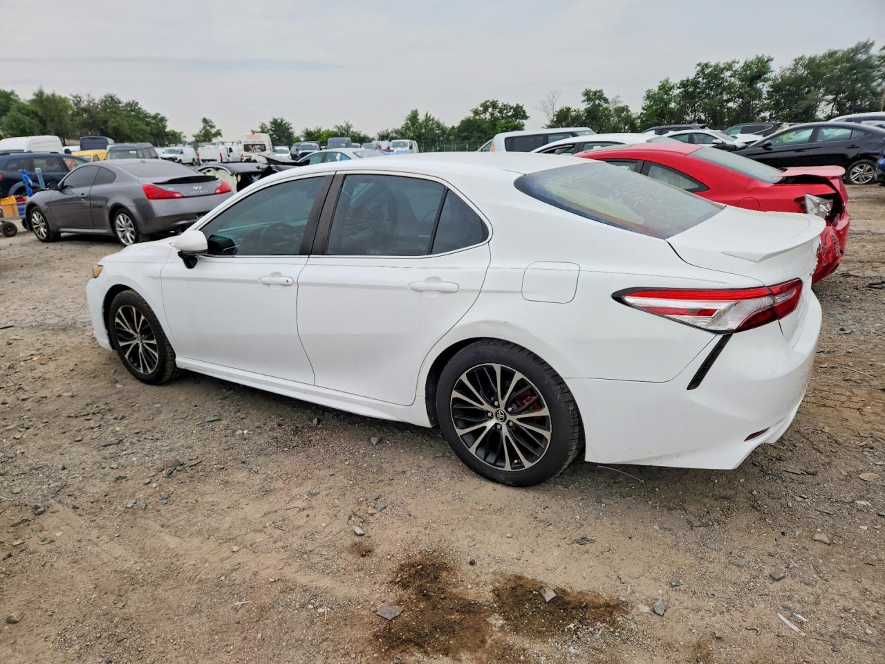 2018 TOYOTA CAMRY SE — снимка 2