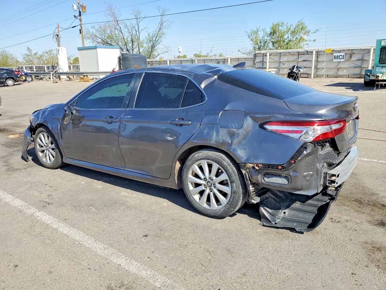 2019 TOYOTA CAMRY LE — снимка 2