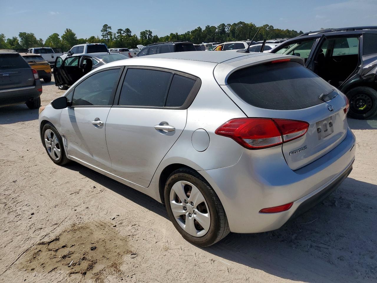2016 KIA FORTE5 LX — снимка 2