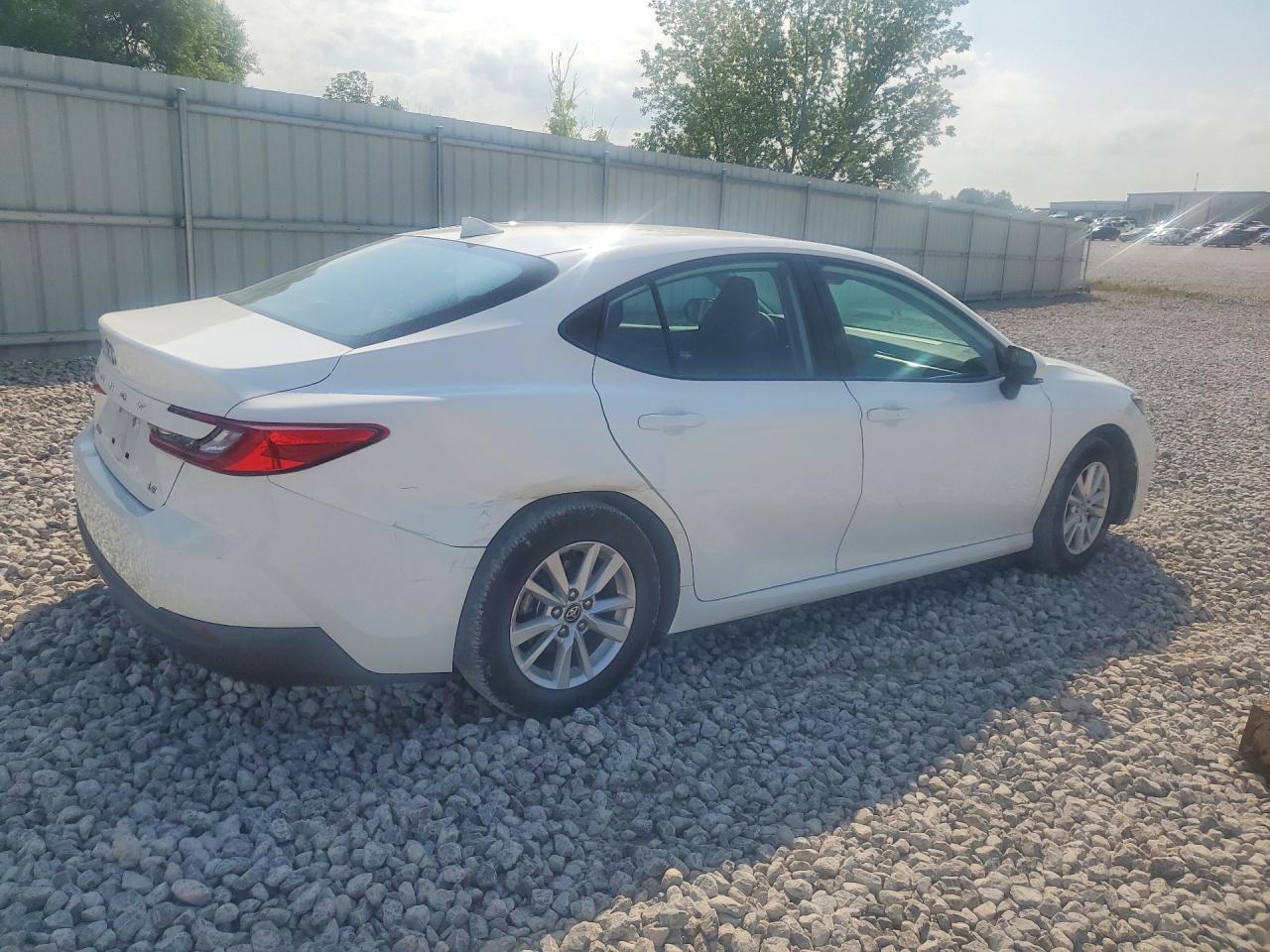 2025 TOYOTA CAMRY LE — снимка 3