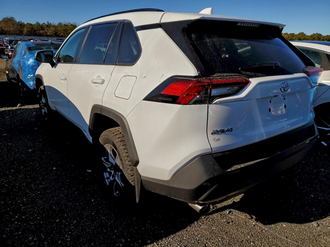 2025 TOYOTA RAV4 LE — снимка 2