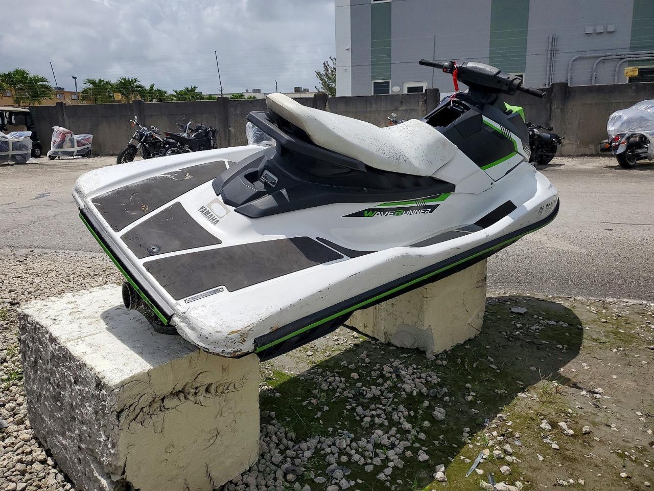 2017 YAMAHA JET SKI — снимка 4