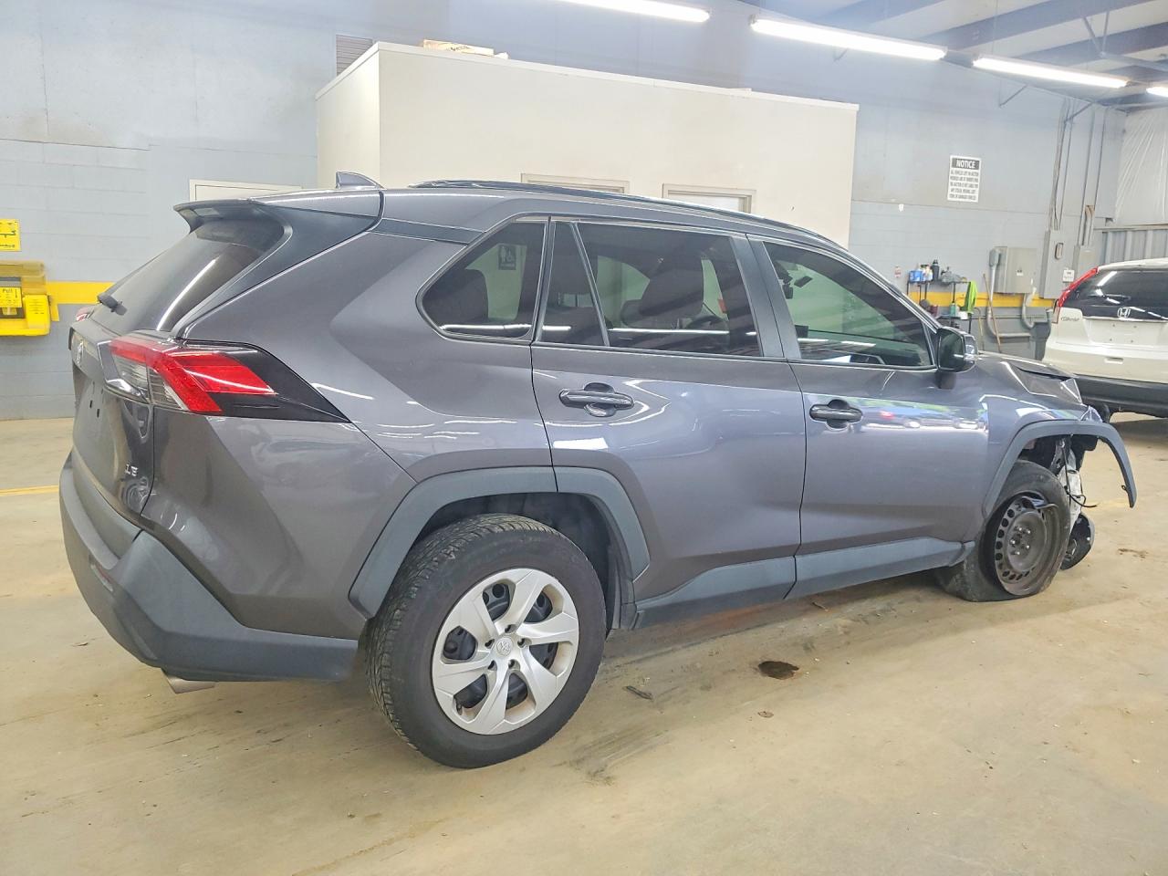 2021 TOYOTA RAV4 LE — снимка 3