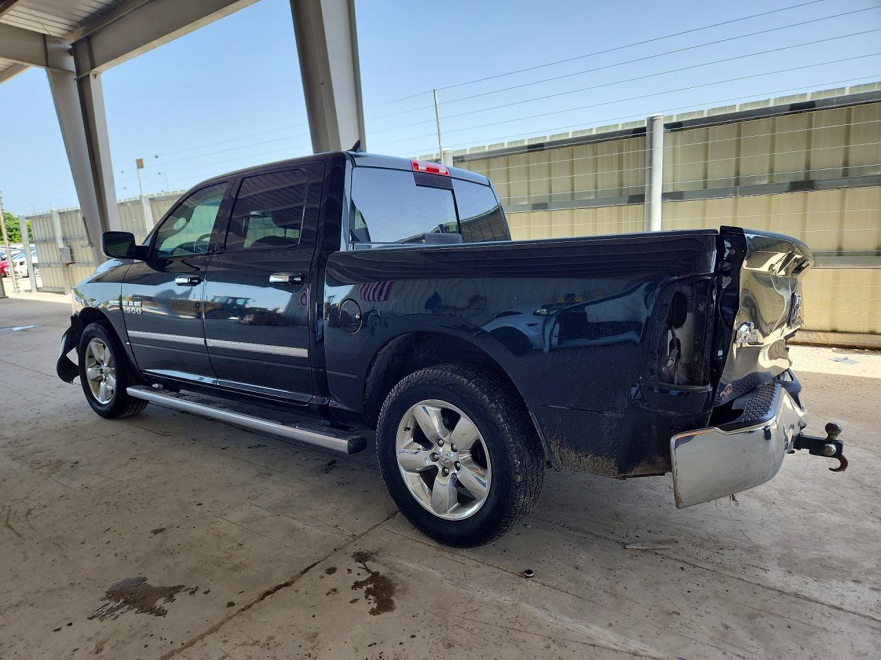 2017 RAM 1500 SLT — снимка 2