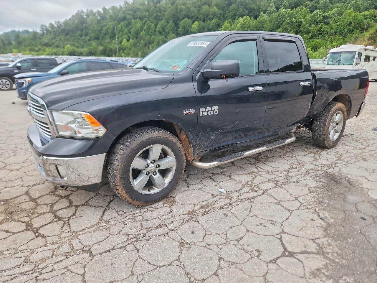 2016 RAM 1500 SLT