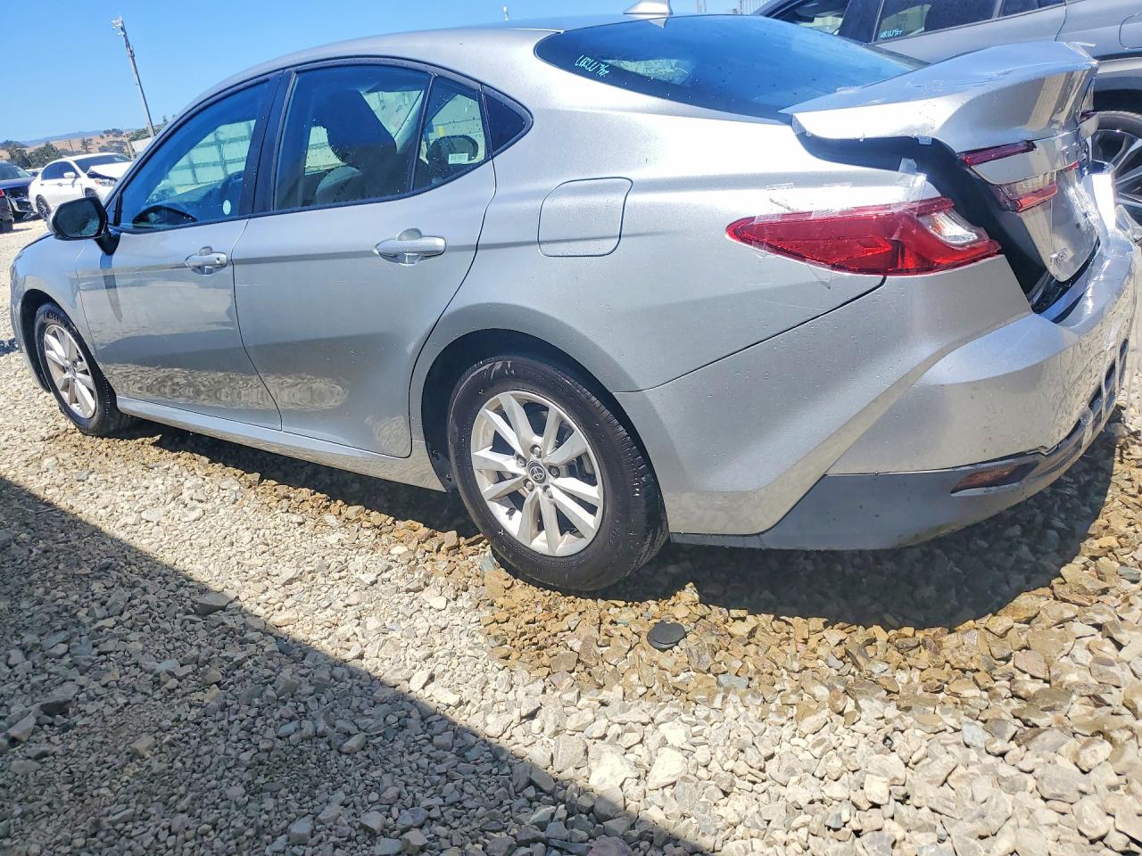 2025 TOYOTA CAMRY LE — снимка 2