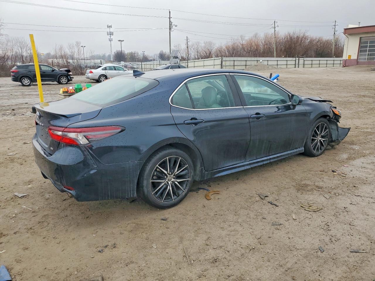 2021 TOYOTA CAMRY SE — снимка 3