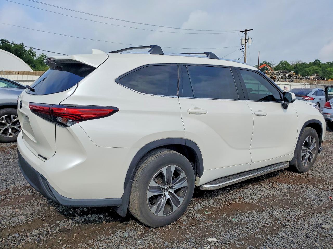 2021 TOYOTA HIGHLANDER XLE — снимка 3