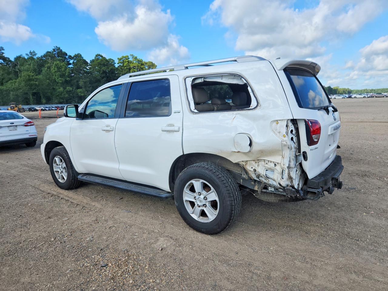 2019 TOYOTA SEQUOIA SR5 — снимка 2