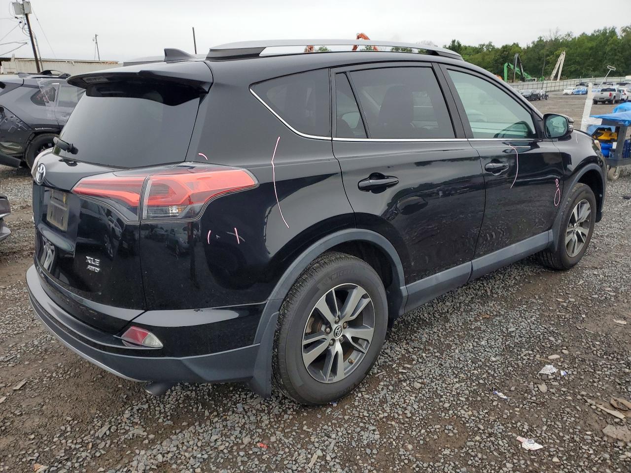 2018 TOYOTA RAV4 XLE — снимка 3