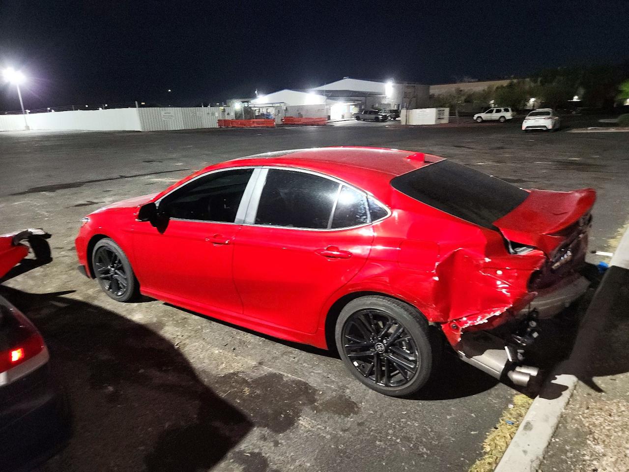 2025 TOYOTA CAMRY SE — снимка 2