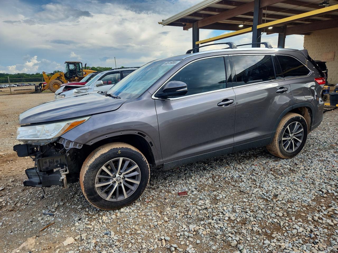 2019 TOYOTA HIGHLANDER XLE