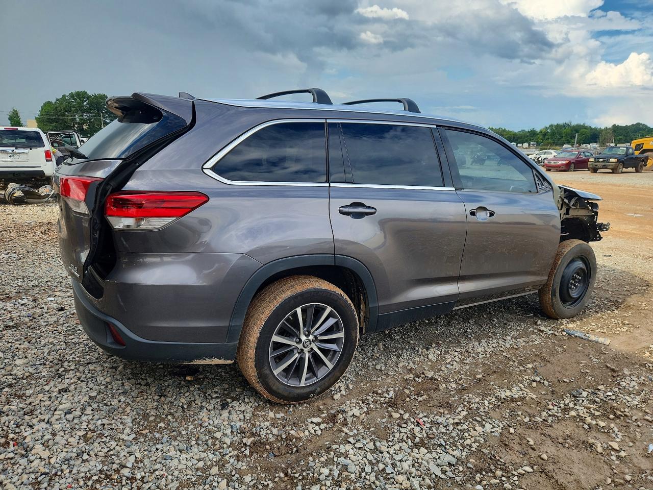 2019 TOYOTA HIGHLANDER XLE — снимка 3