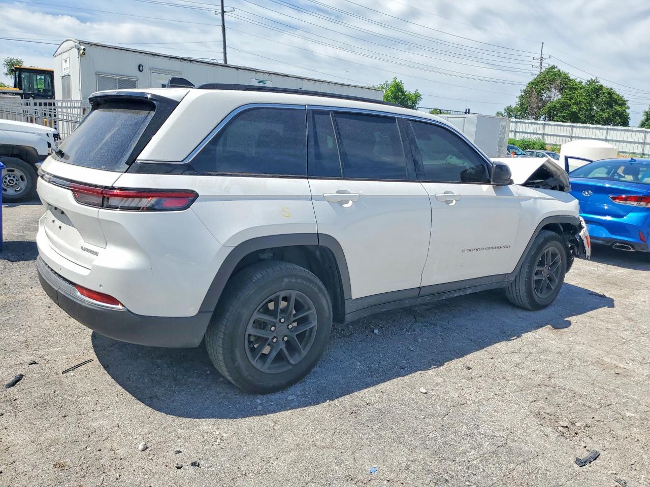 2024 JEEP GRAND CHEROKEE LAREDO — снимка 3