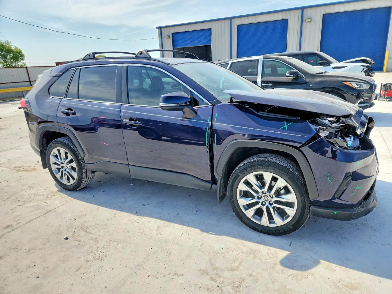 2024 TOYOTA RAV4 XLE PREMIUM — снимка 4