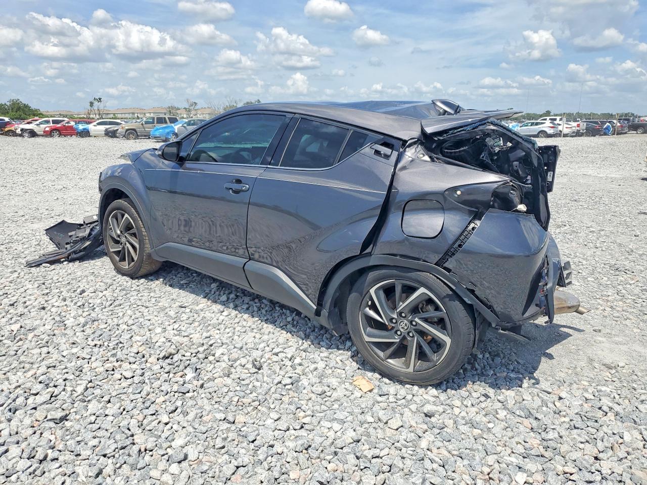 2020 TOYOTA C-HR LIMITED — снимка 2