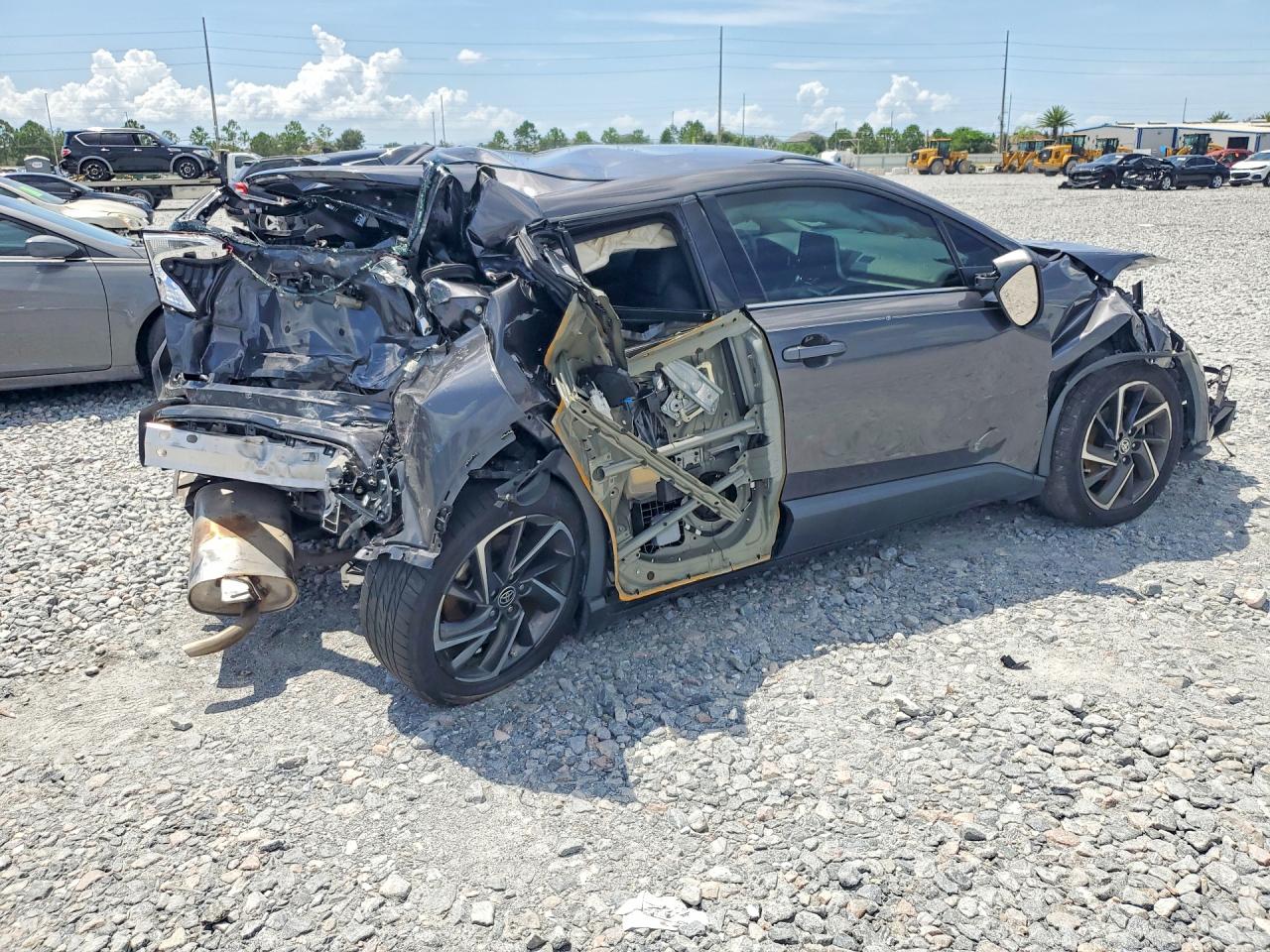 2020 TOYOTA C-HR LIMITED — снимка 3
