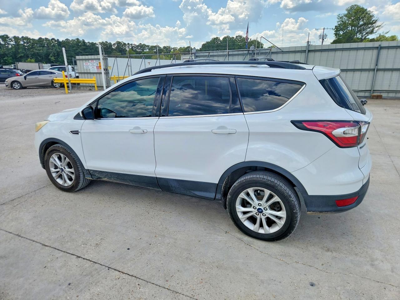 2017 FORD ESCAPE SE — снимка 2