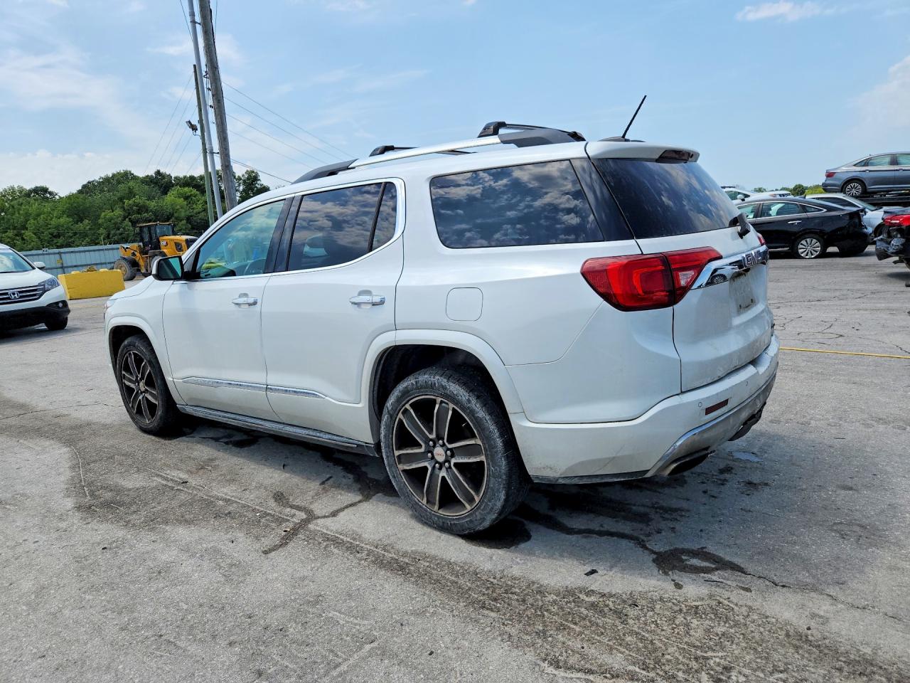 2017 GMC ACADIA DENALI — снимка 2
