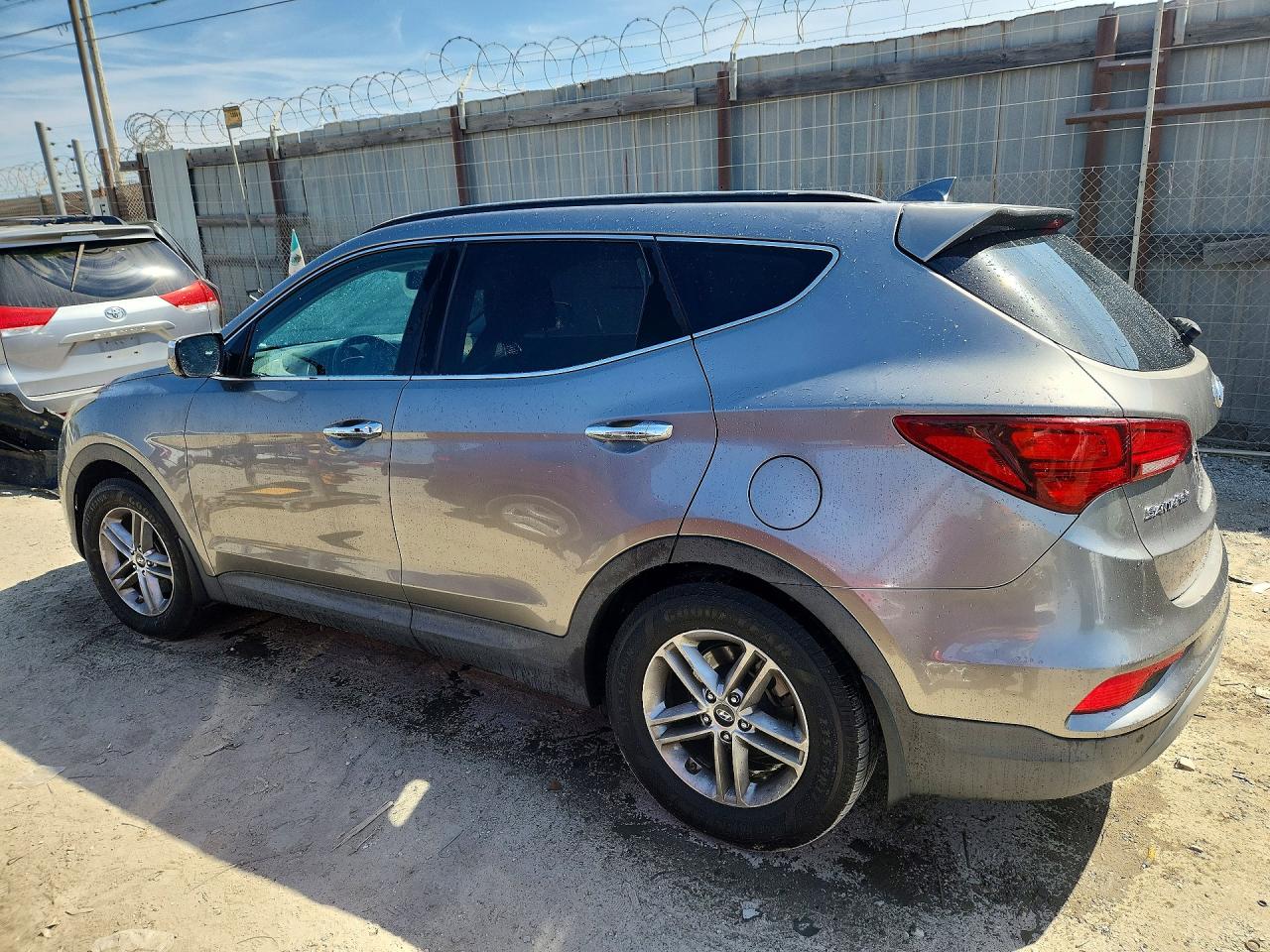 2017 HYUNDAI SANTA FE SPORT 2.4L — снимка 2