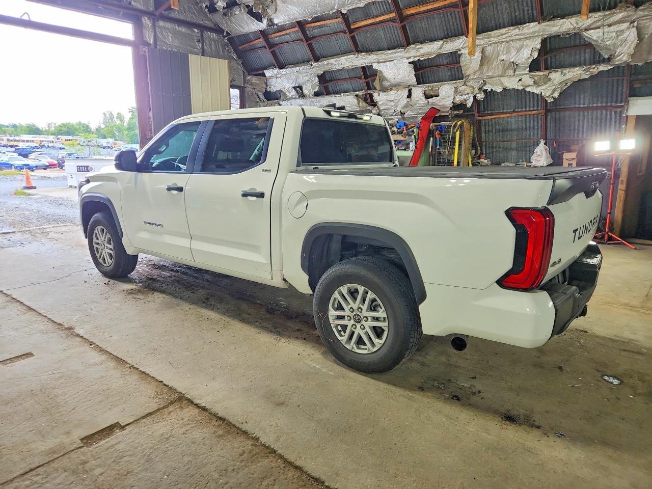 2024 TOYOTA TUNDRA SR5 — снимка 2