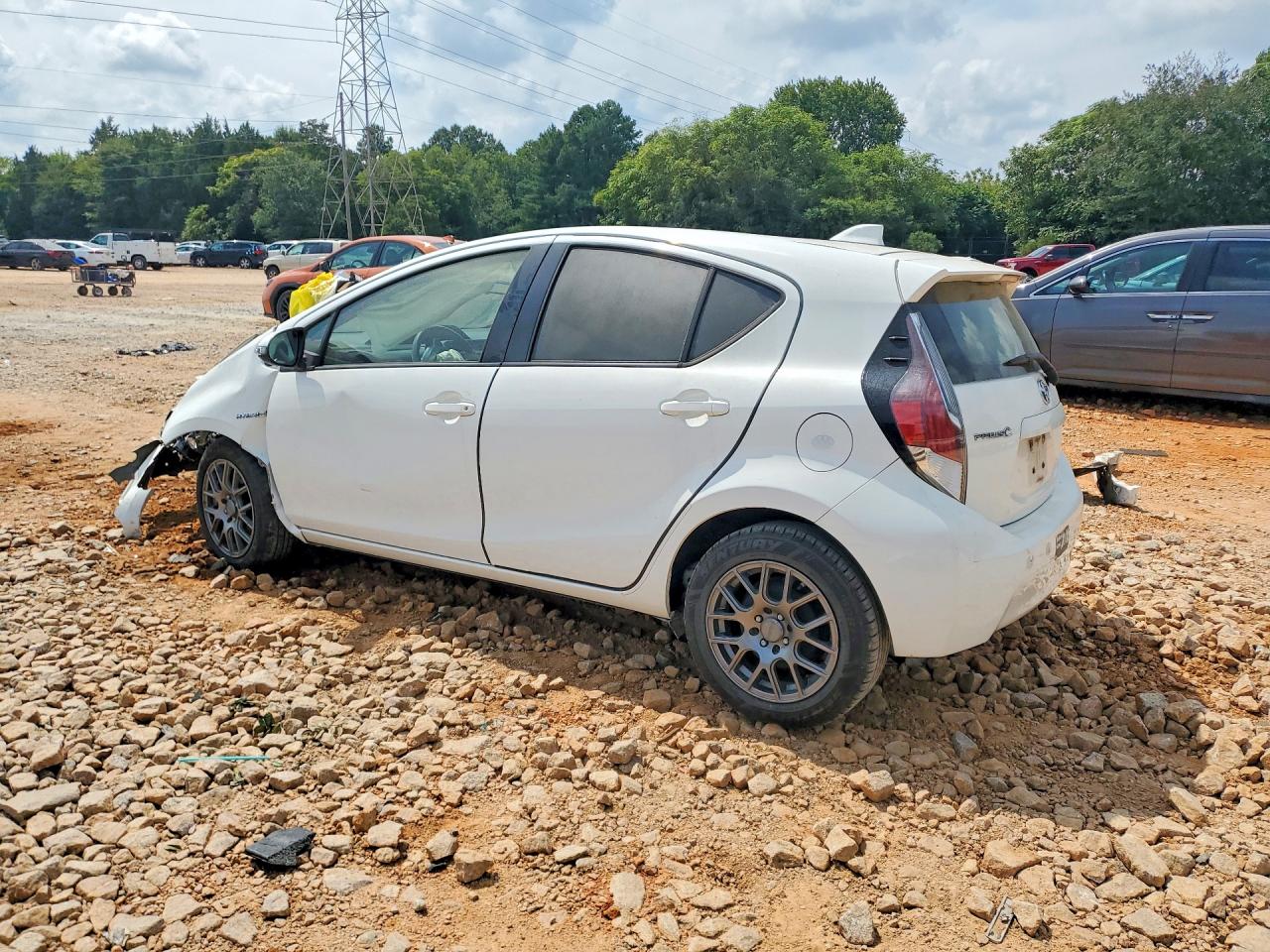 2016 TOYOTA PRIUS C ONE — снимка 2