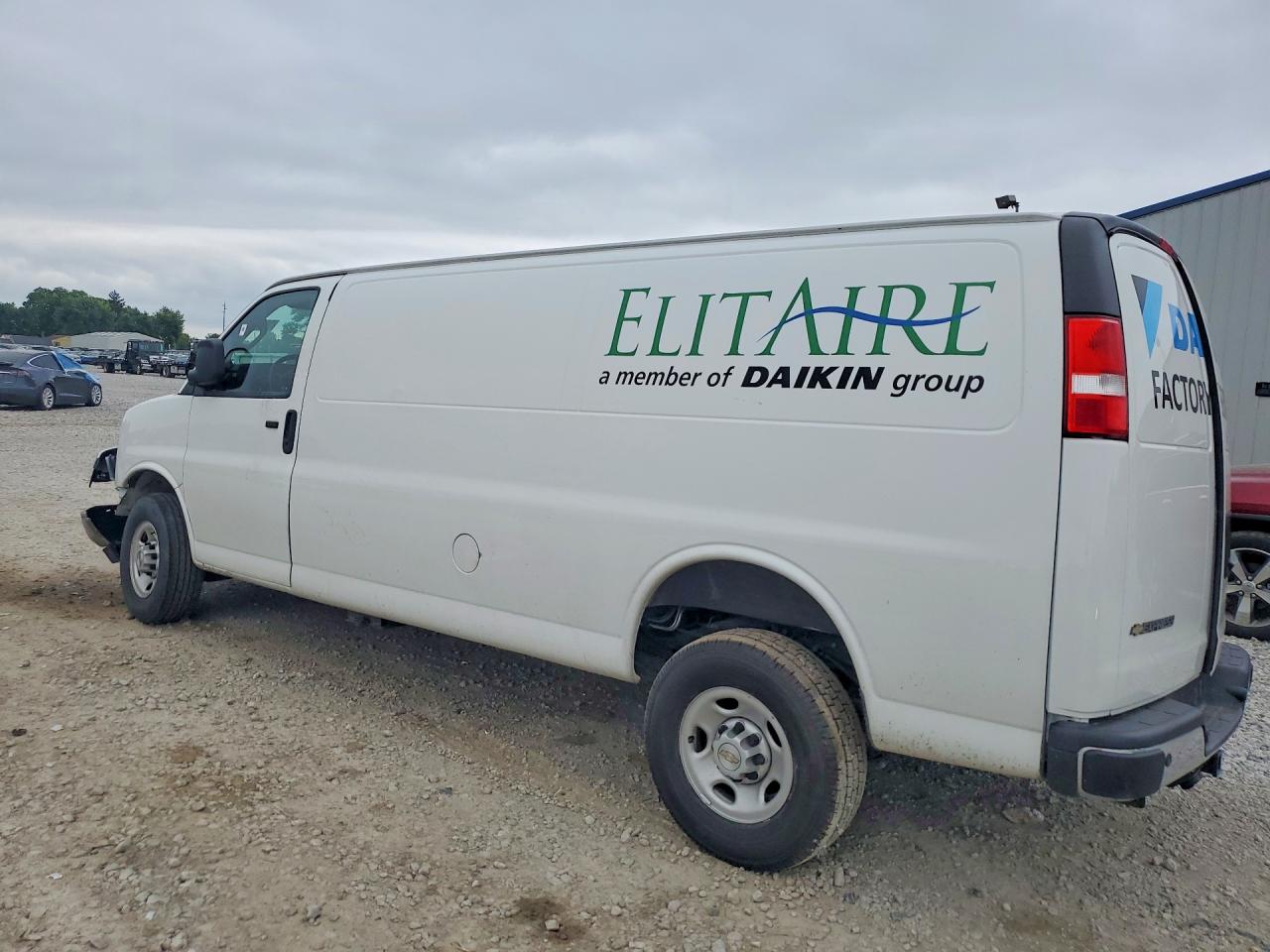 2023 CHEVROLET EXPRESS G3500 — снимка 2