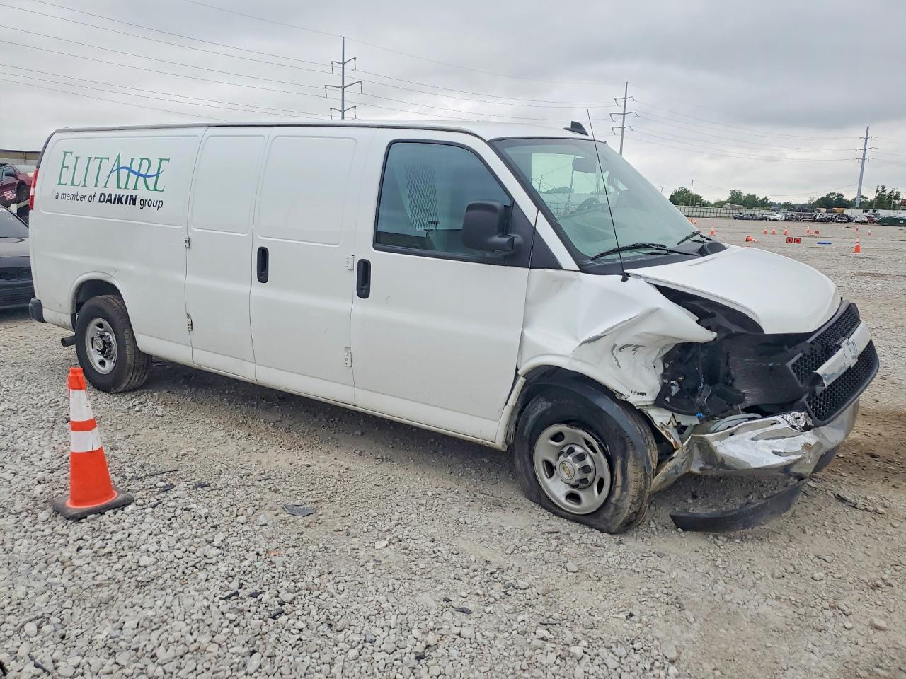 2023 CHEVROLET EXPRESS G3500 — снимка 4