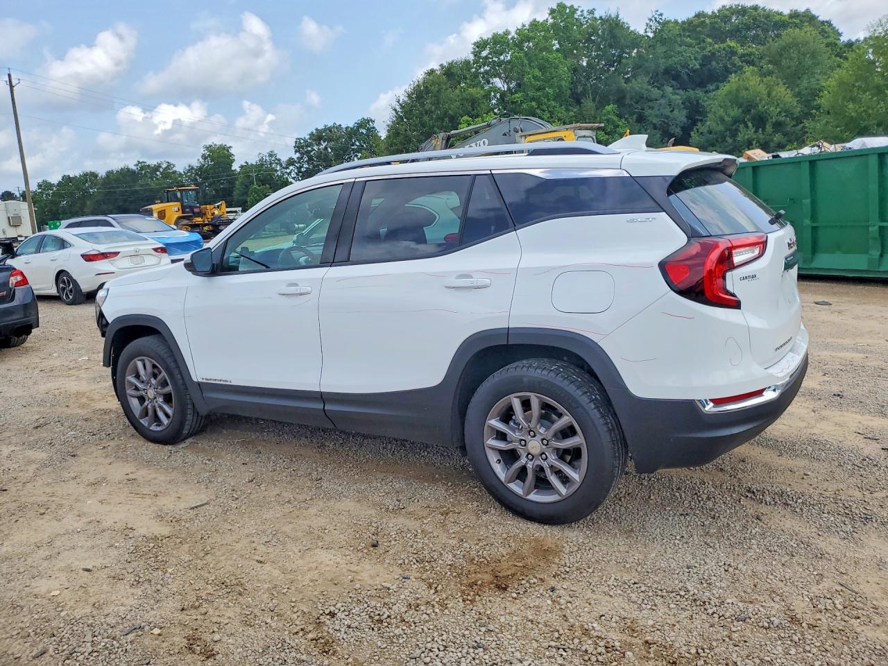 2024 GMC TERRAIN SLT — снимка 2