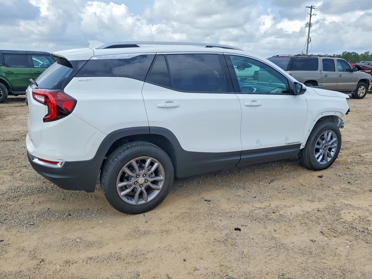 2024 GMC TERRAIN SLT — снимка 3