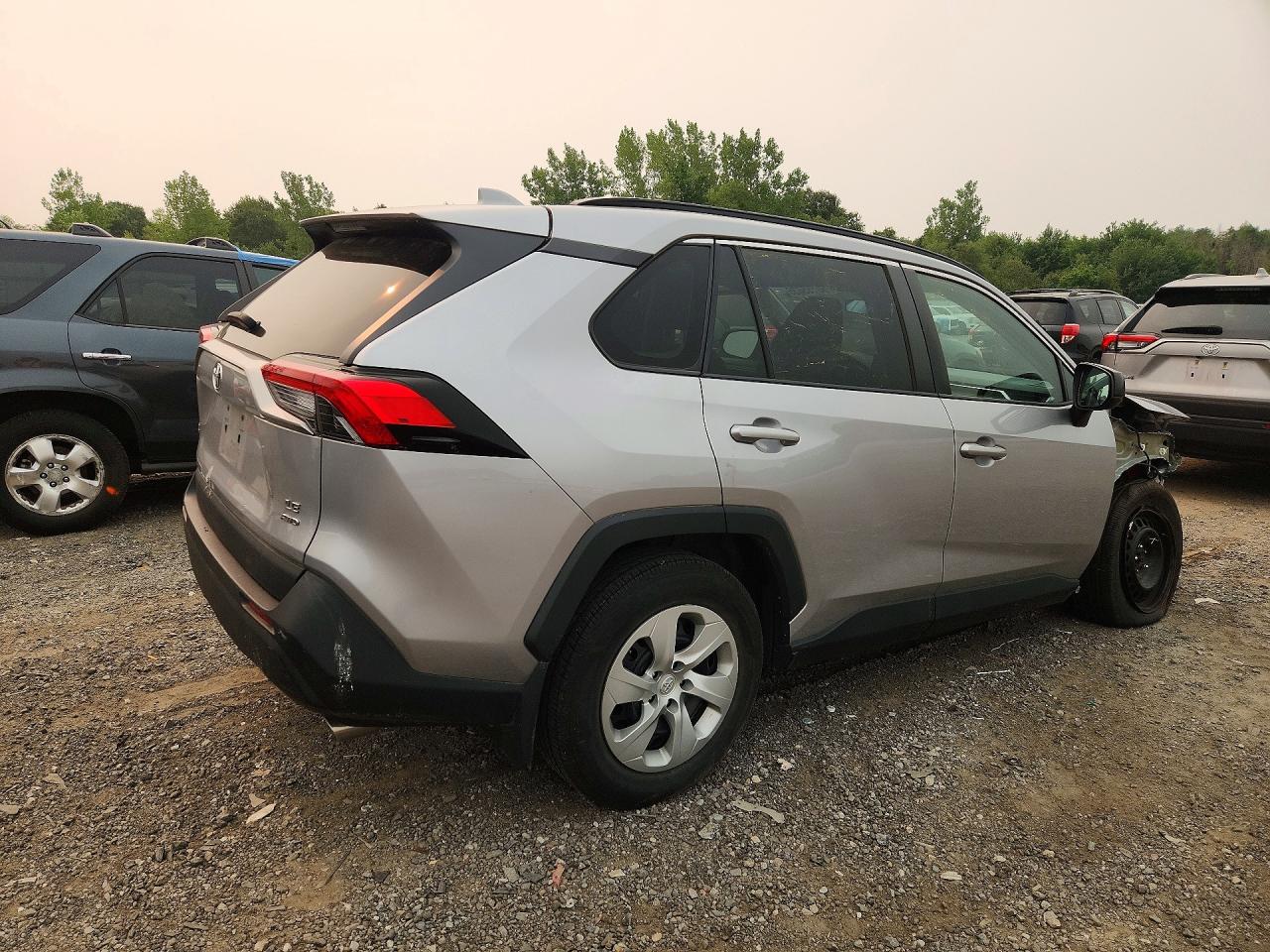 2021 TOYOTA RAV4 LE — снимка 3