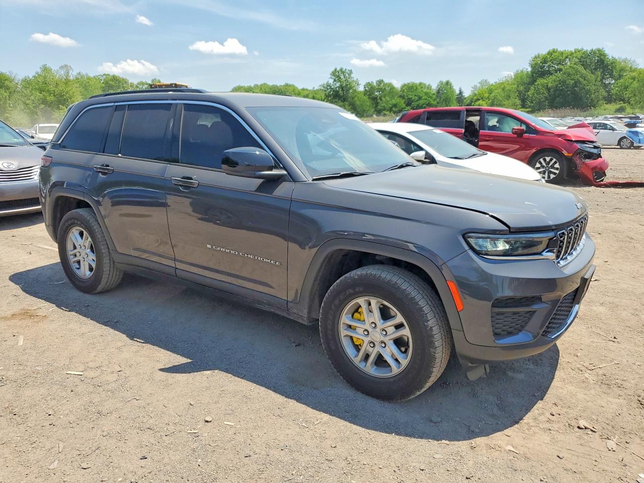 2024 JEEP GRAND CHEROKEE LAREDO/ALTITUDE — снимка 4