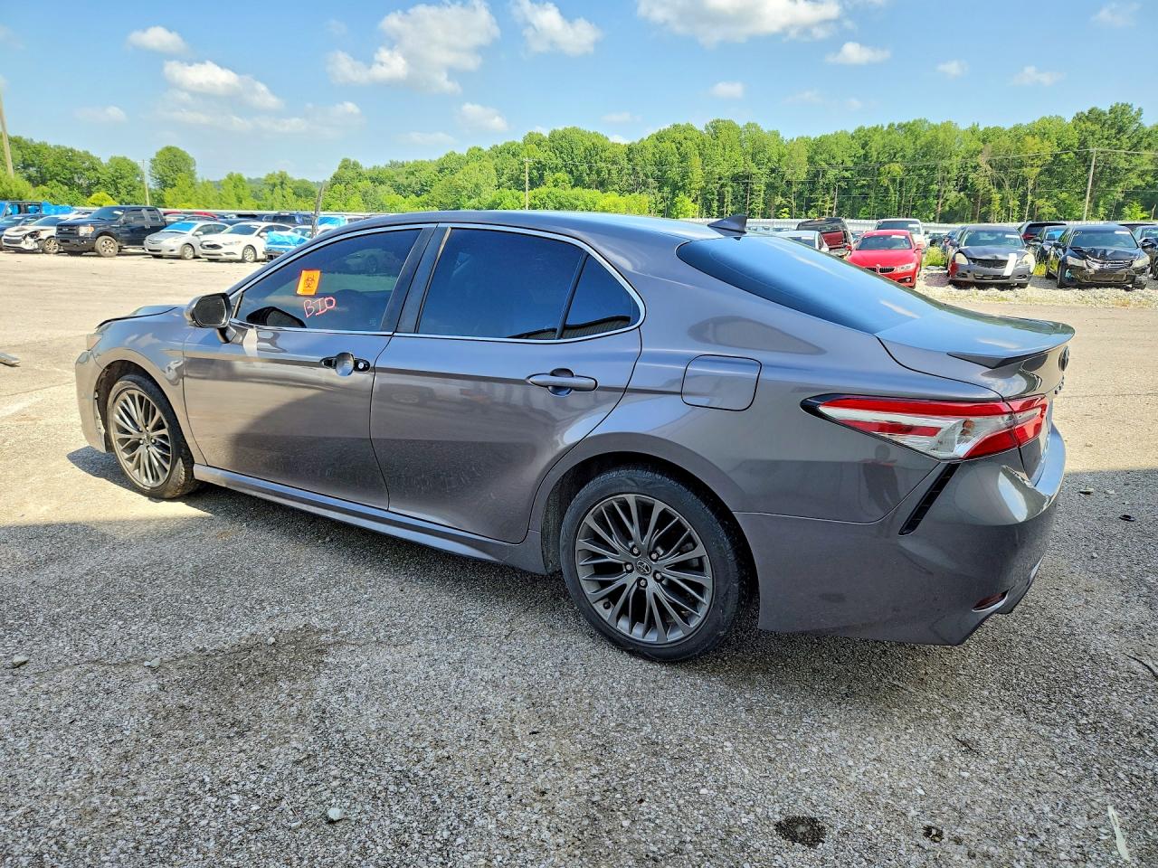 2020 TOYOTA CAMRY SE — снимка 2