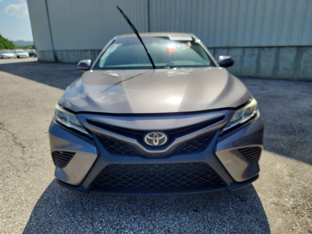 2020 TOYOTA CAMRY SE — снимка 5