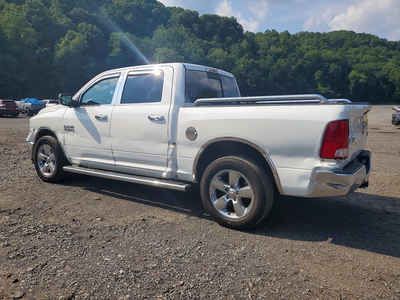 2018 RAM 1500 SLT — снимка 2