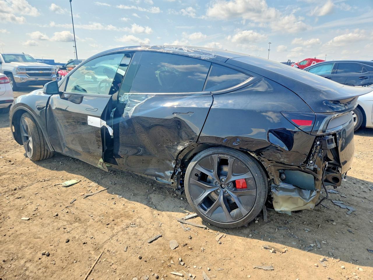 2026 TESLA MODEL Y — снимка 2