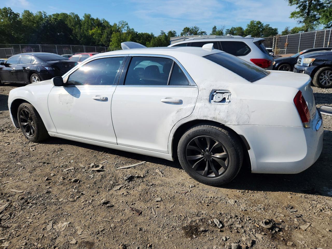 2016 CHRYSLER 300 LIMITED — снимка 2