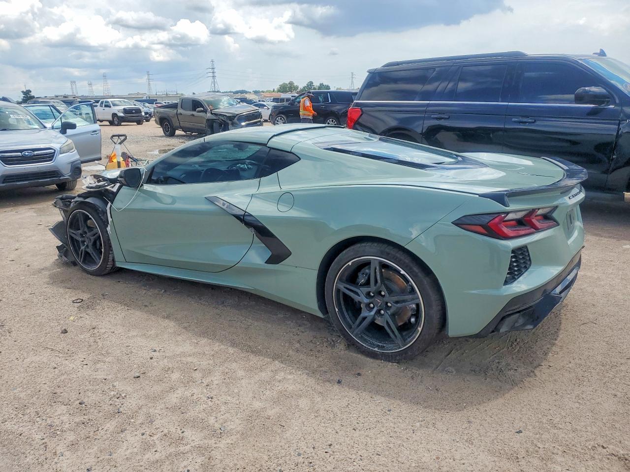 2024 CHEVROLET CORVETTE STINGRAY 2LT — снимка 2