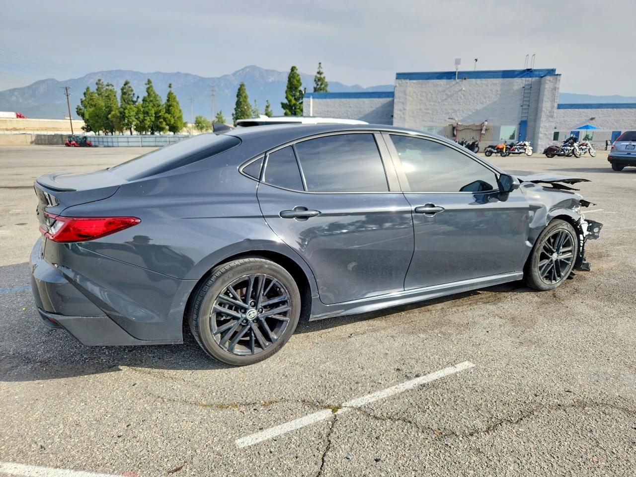 2025 TOYOTA CAMRY SE — снимка 3