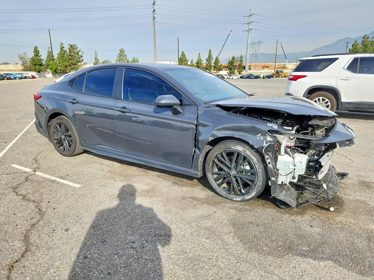 2025 TOYOTA CAMRY SE — снимка 4