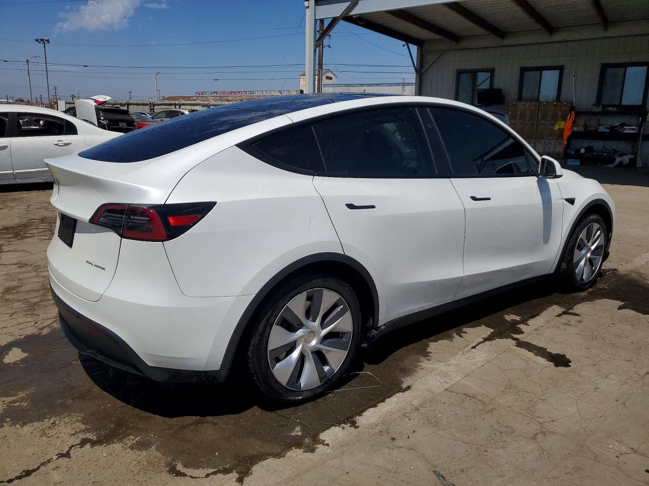 2024 TESLA MODEL Y — снимка 3