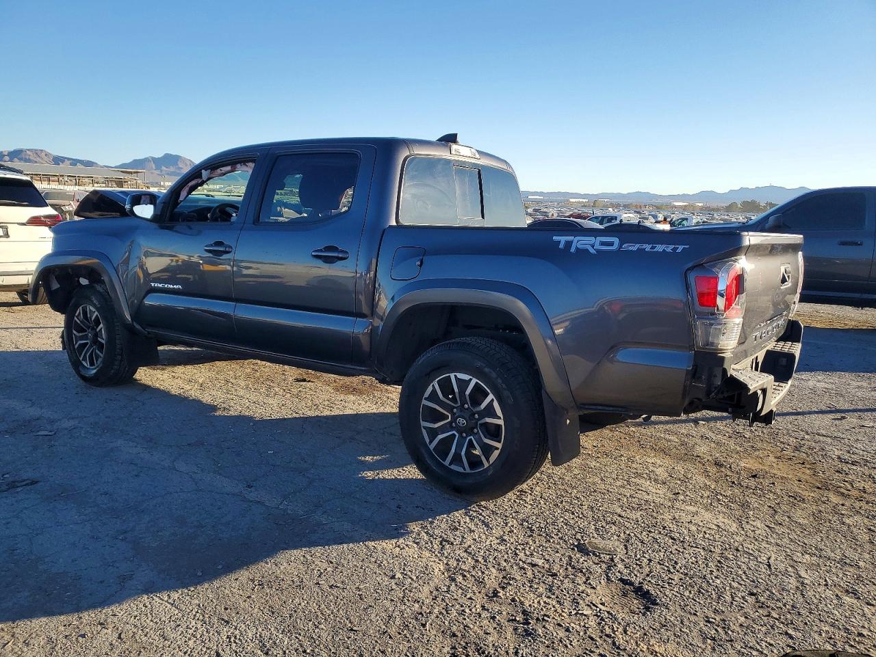 2023 TOYOTA TACOMA TRD SPORT — снимка 2