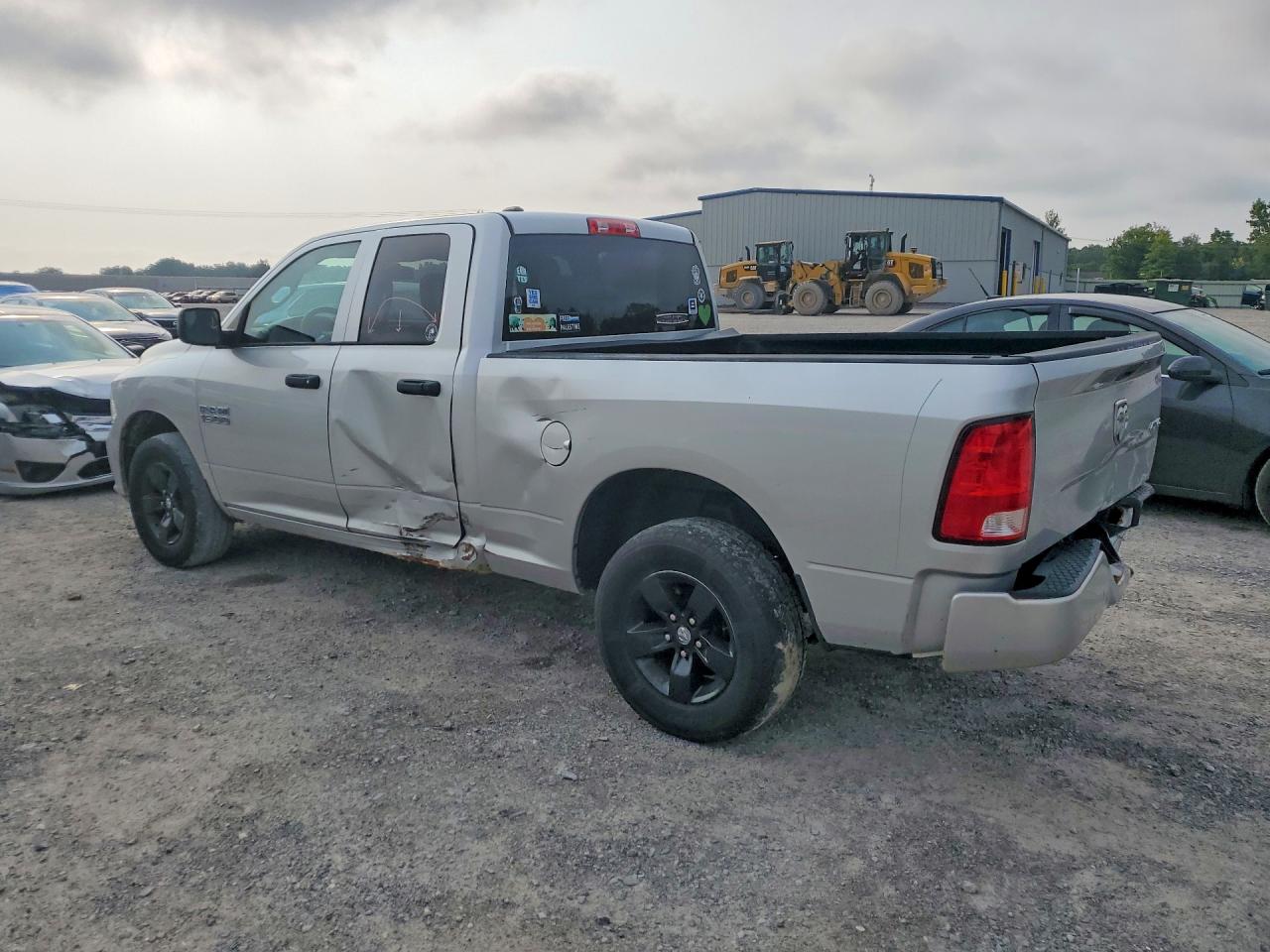 2016 RAM 1500 ST — снимка 2